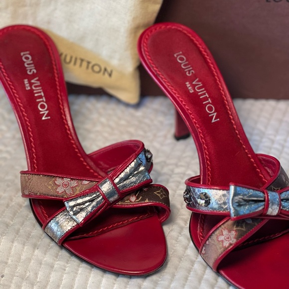 Red LV Pumps - Picture 3 of 7